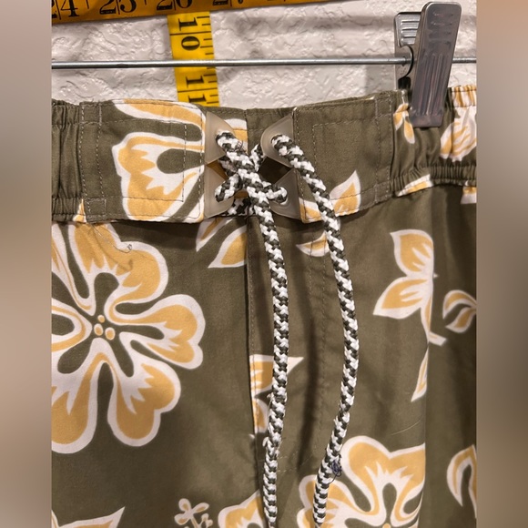 Boys Hawaiian swim trunks - Picture 3 of 5